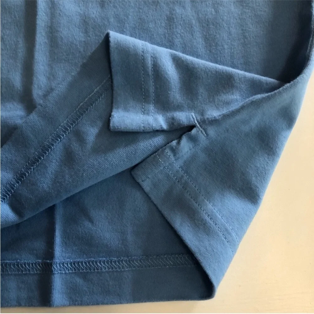 Duluth Trading Co. Longtail Short Sleeve Crewneck With Pocket | Size Medium - Picture 3 of 4